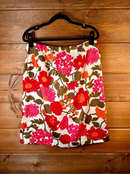Ann Taylor Dresses & Skirts - Ann Taylor Floral Pencil Skirt in White, Pink & Red Size 10 💕❤️🌸